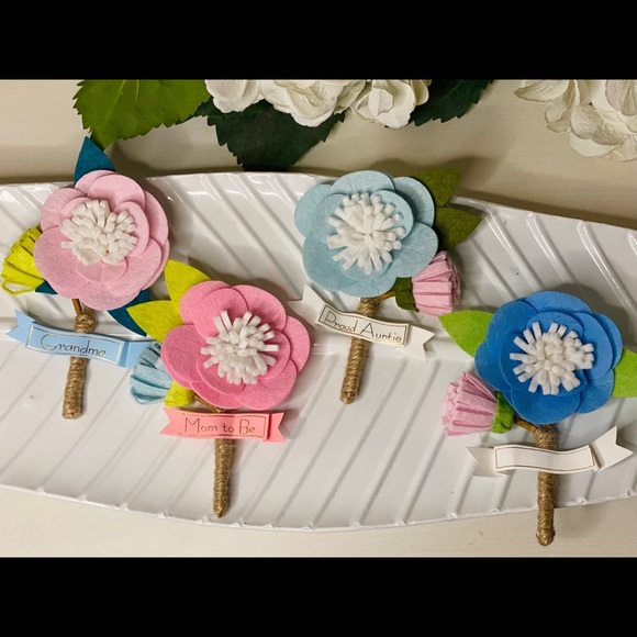 Baby Shower Felt Flower Corsages SET OF 4 Boutonnieres Keepsake Sprinkle Reveal - Picture 9 of 16